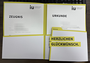 Receive IU Internationale Hochschule Urkunde and Zeugnis with cover